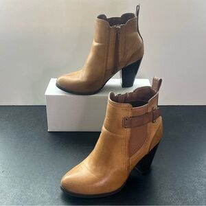 Soda Chance Brown Zip Up Block Heel Ankle Booties Size 7